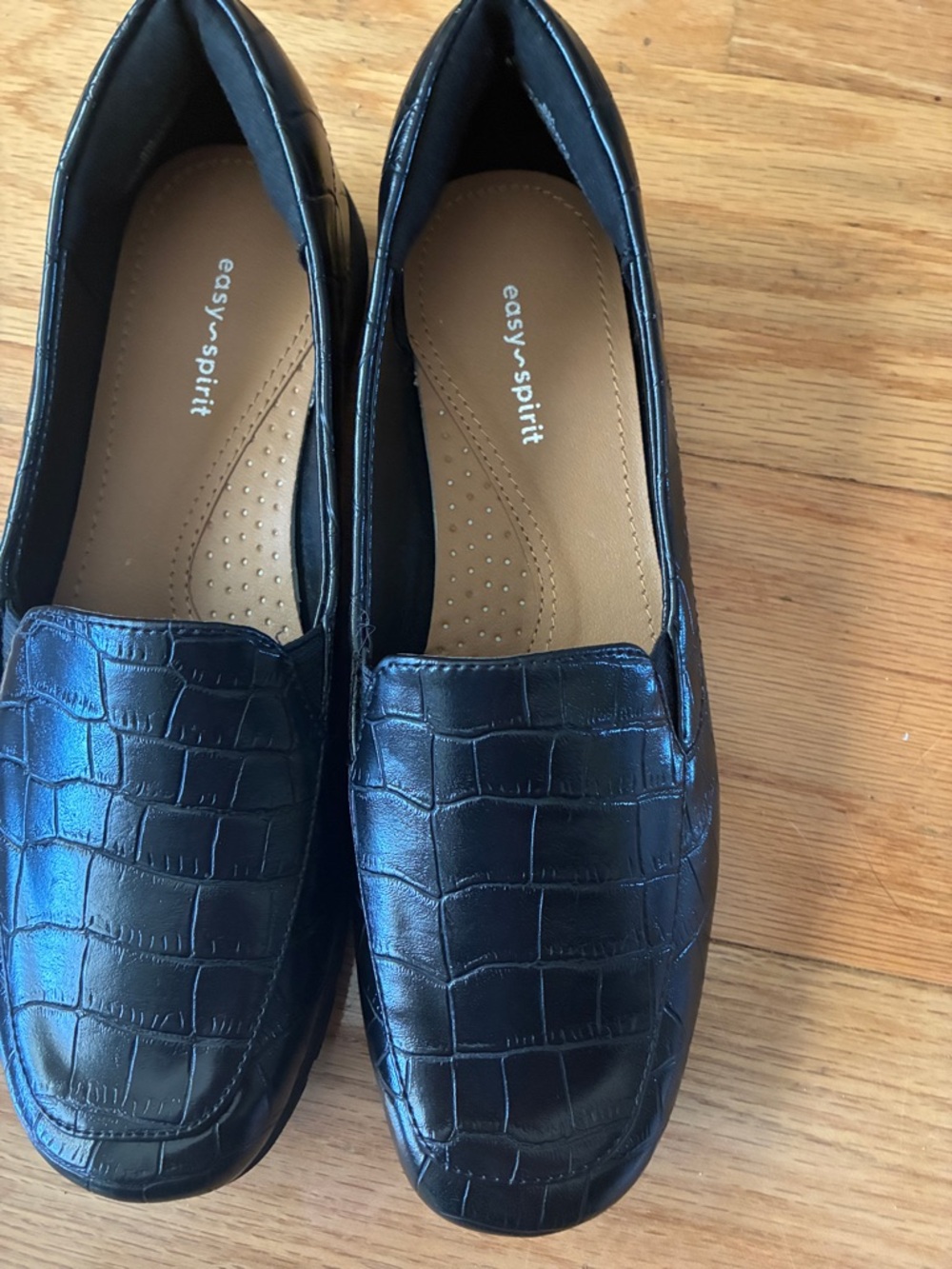 NEW Easy Sprit Abriana 3 flats 8M